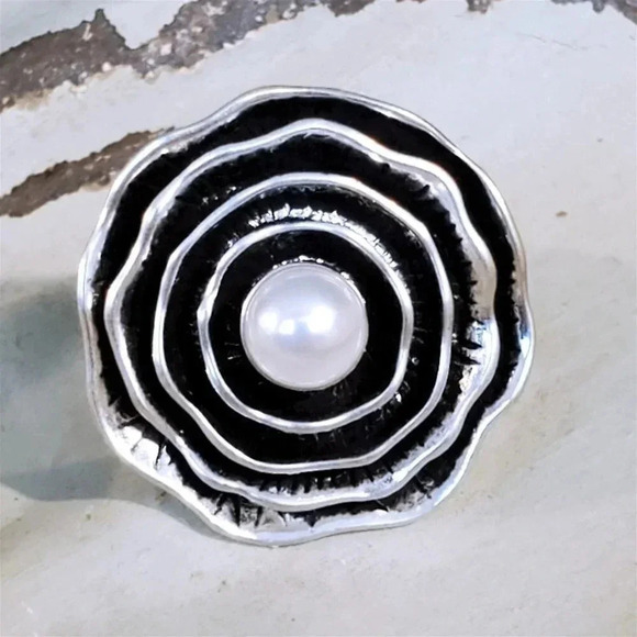 Abstract Art Avant Garde Silver Plate White Faux Pearl Adjustable Cocktail Ring - Picture 6 of 12